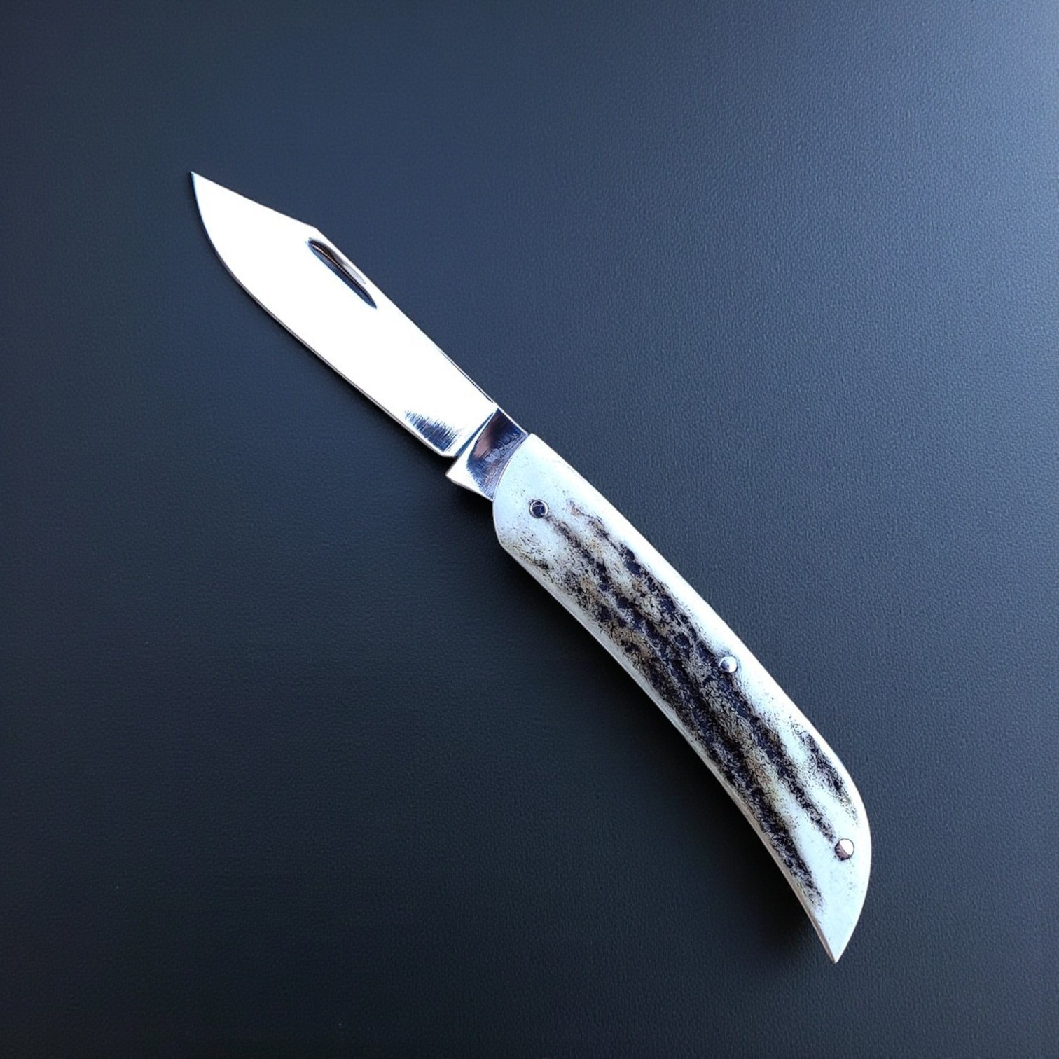 Beyaz Geyik Boynuzu Sap Çakı