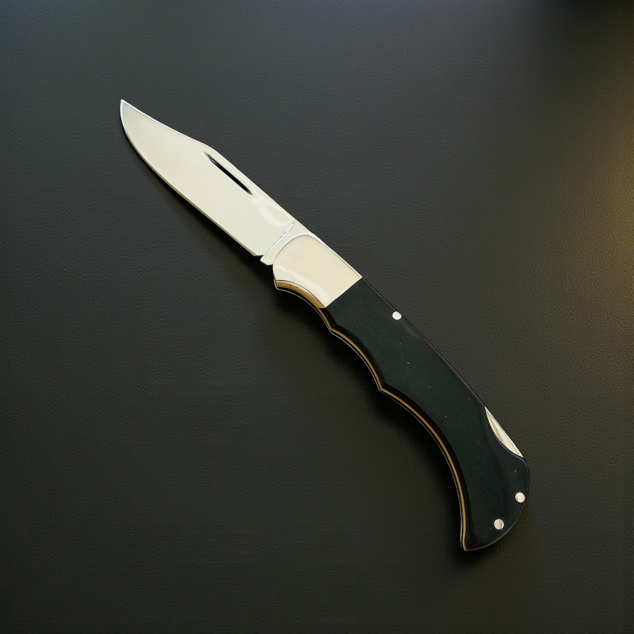 Sürmene El Yapımı Kilitli Verzalit Kabze