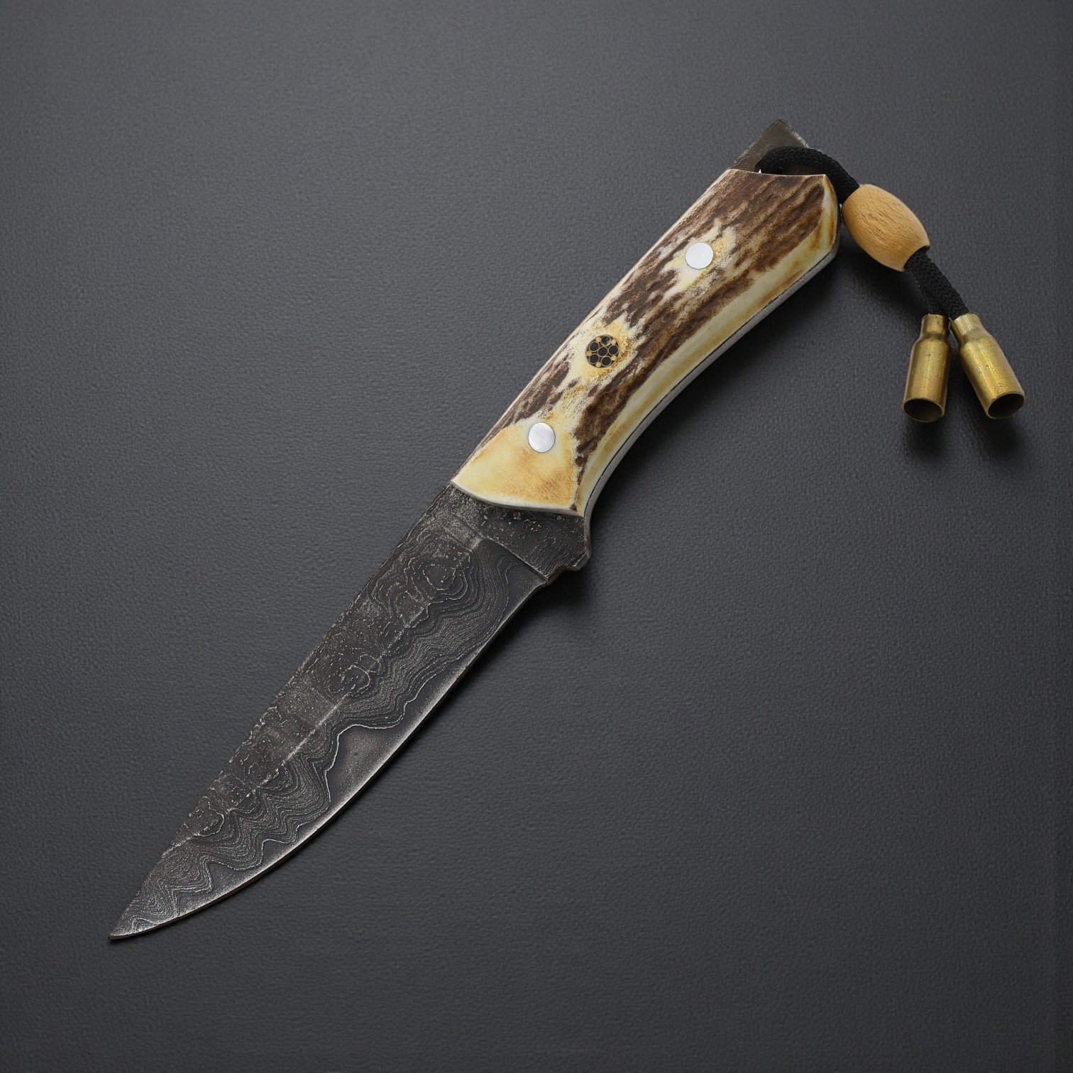 El Yapımı Damascus Av Bıçağı Geyik Boynuzu Kabza